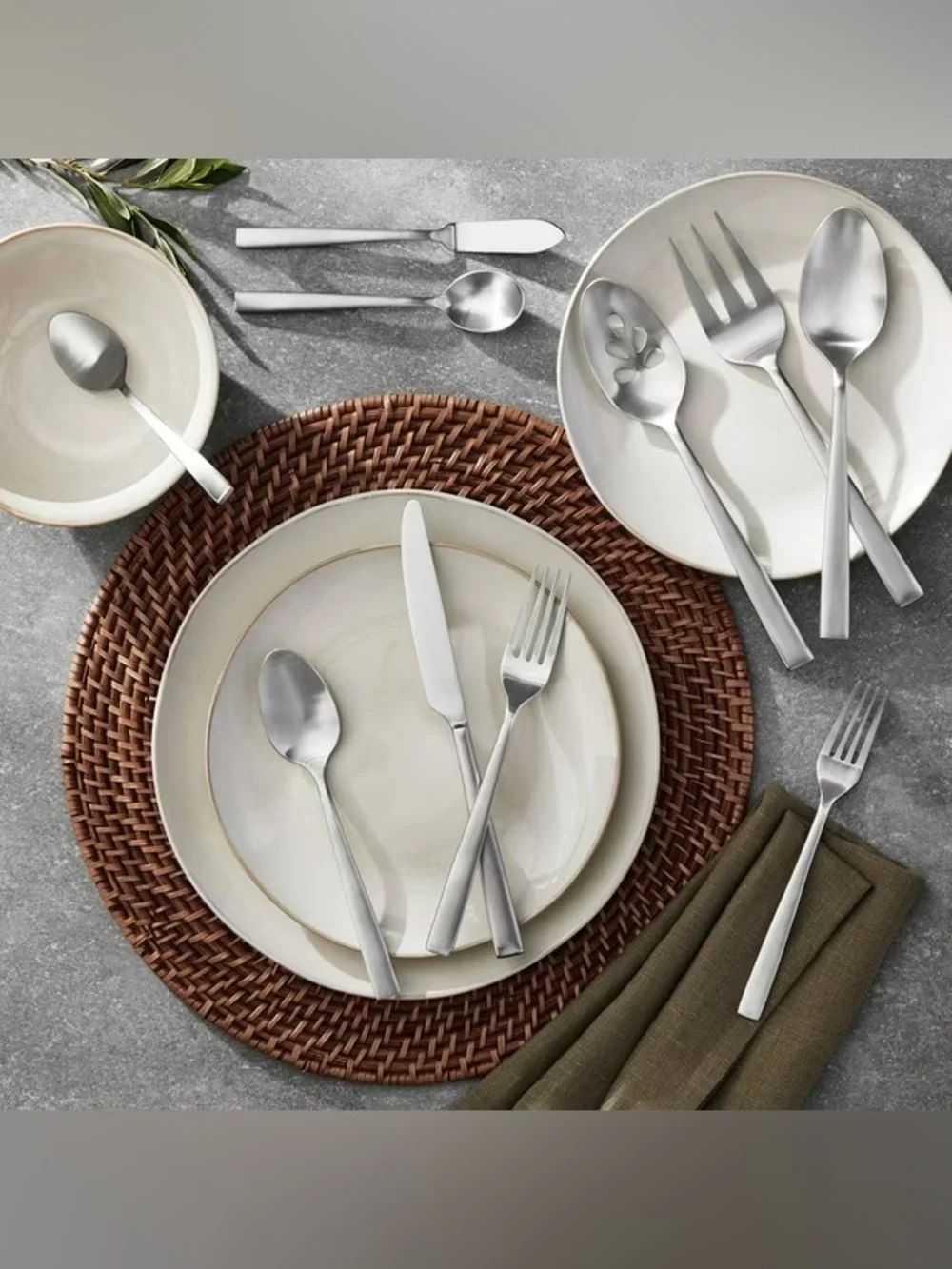 NIB Member's Mark Premium 65 Piece Stainless Steel Flatware Set